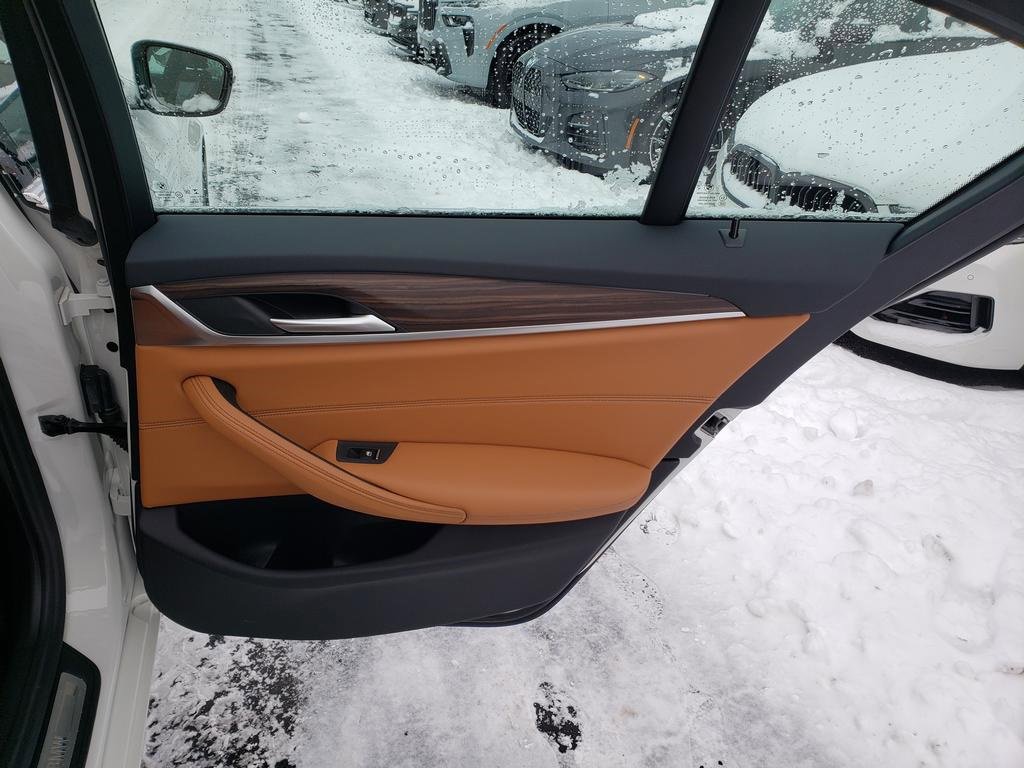 Used 2022 BMW 530i xDrive w/ Convenience Package image 16