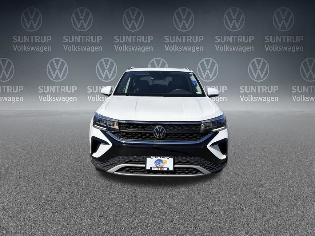 Used 2024 Volkswagen Taos SE image 14