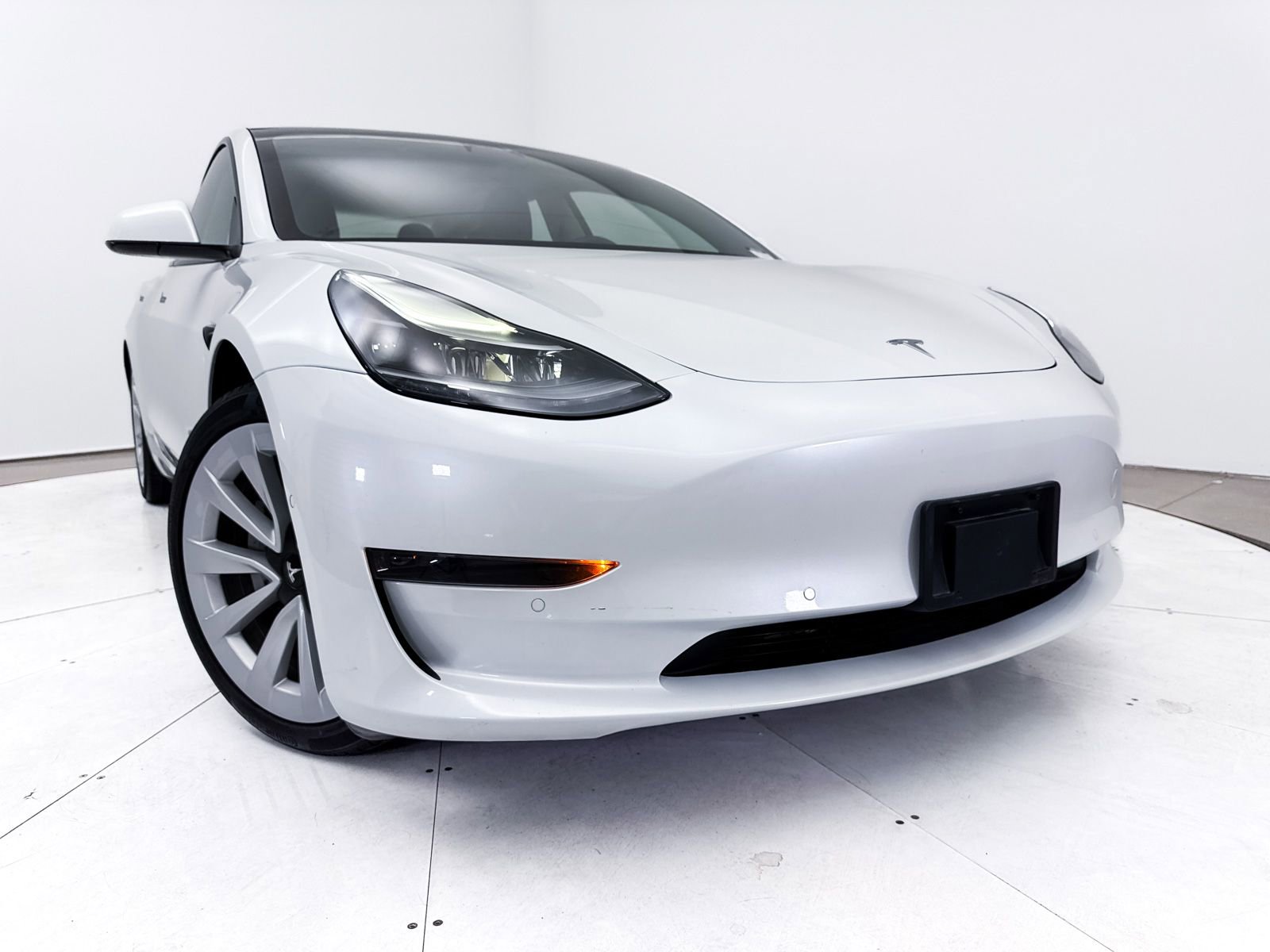 Used 2021 Tesla Model 3 Standard Range Plus image 7