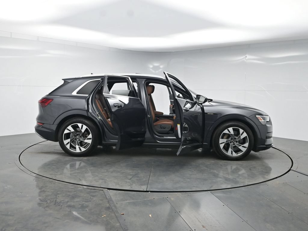 Used 2022 Audi e-tron Premium AWD/4WD image 52