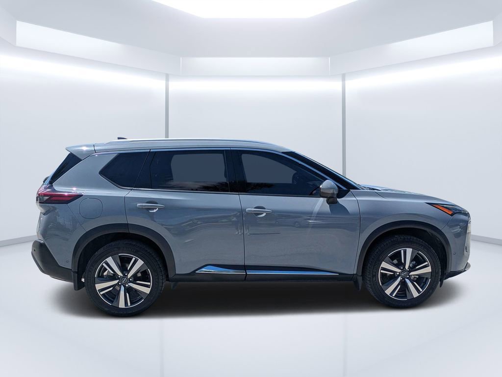 Used 2022 Nissan Rogue SL w/ SL Premium Package FWD image 2