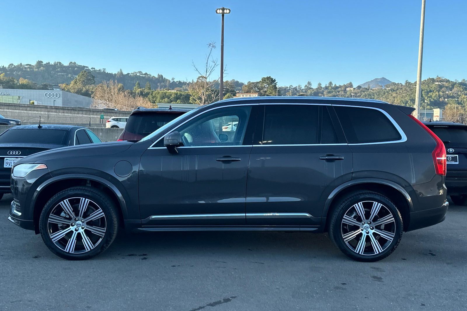 Used 2025 Volvo XC90 T8 Core w/ Protection Package Premier image 5