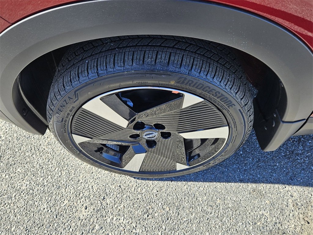 New 2026 Nissan Kicks SR w/ Cold Weather Package image 16