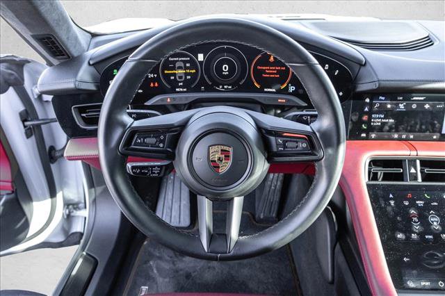 Used 2021 Porsche Taycan image 13