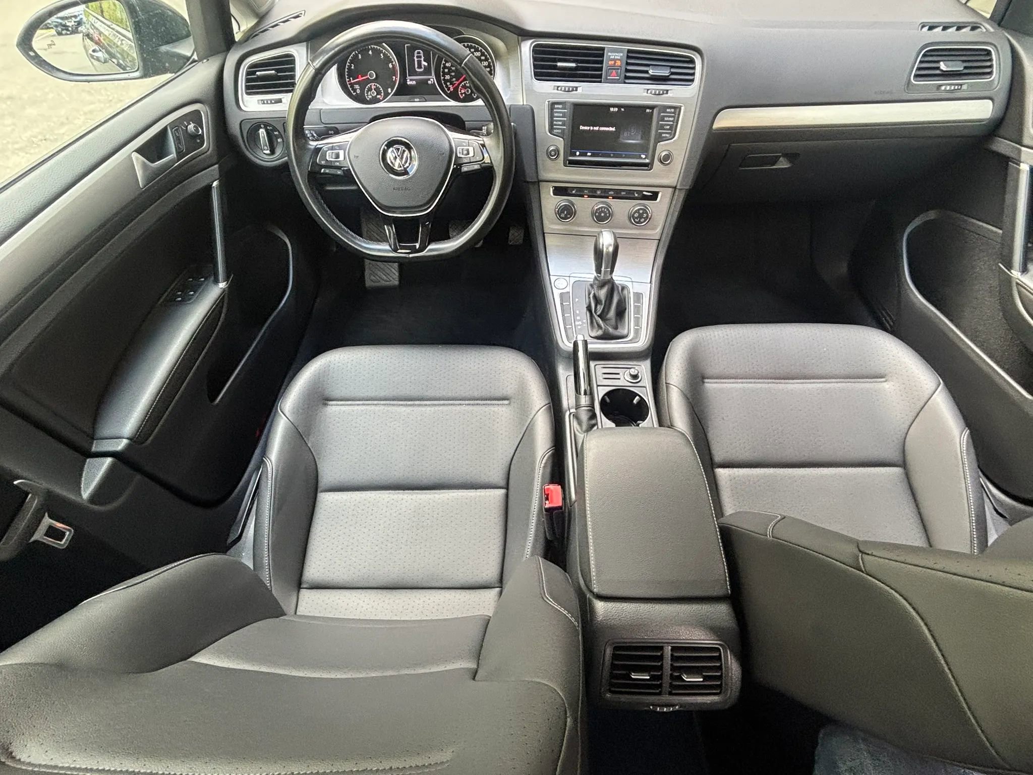 Used 2017 Volkswagen Golf S FWD image 22