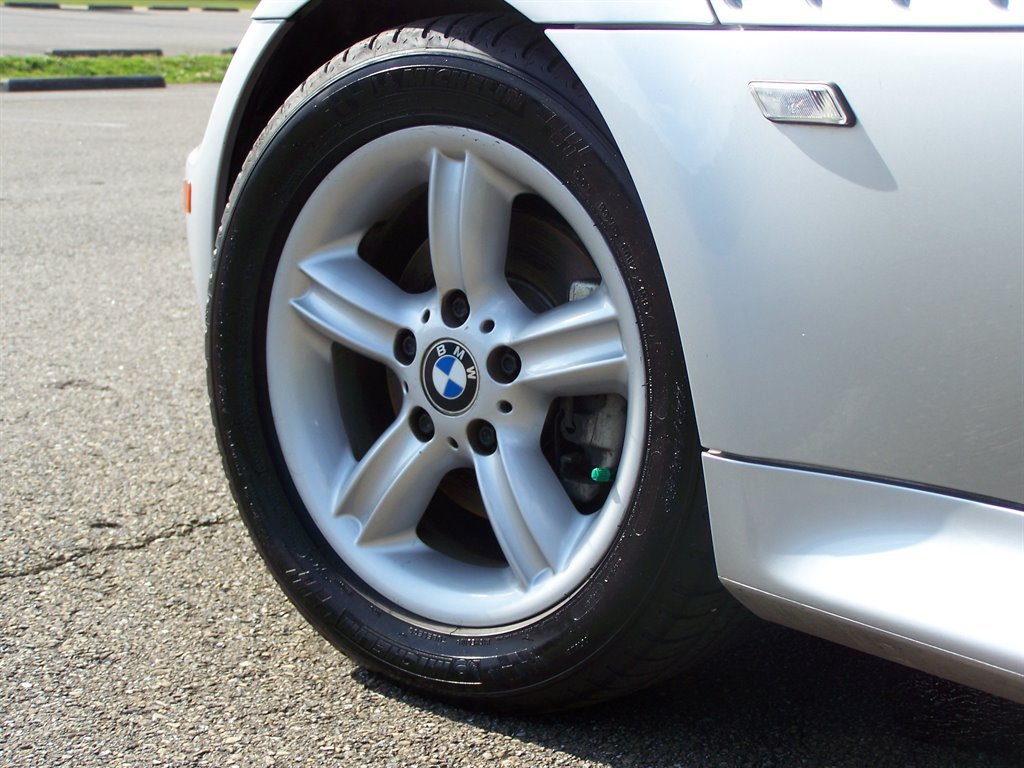 Used 2000 BMW Z3 2.5i RWD image 11