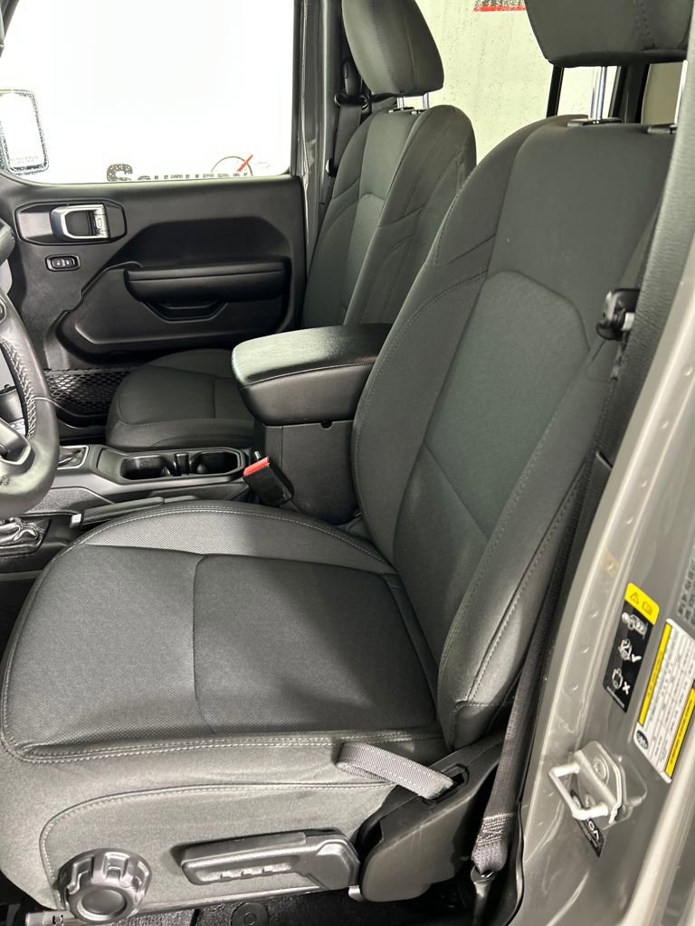 Used 2022 Jeep Gladiator Willys image 13