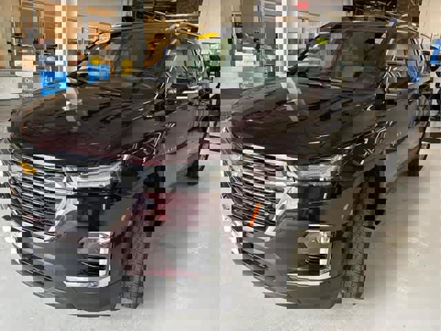 Used 2023 Chevrolet Traverse LT image 3