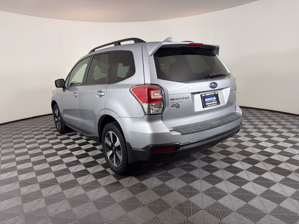 Used 2017 Subaru Forester 2.5i Premium AWD/4WD image 5