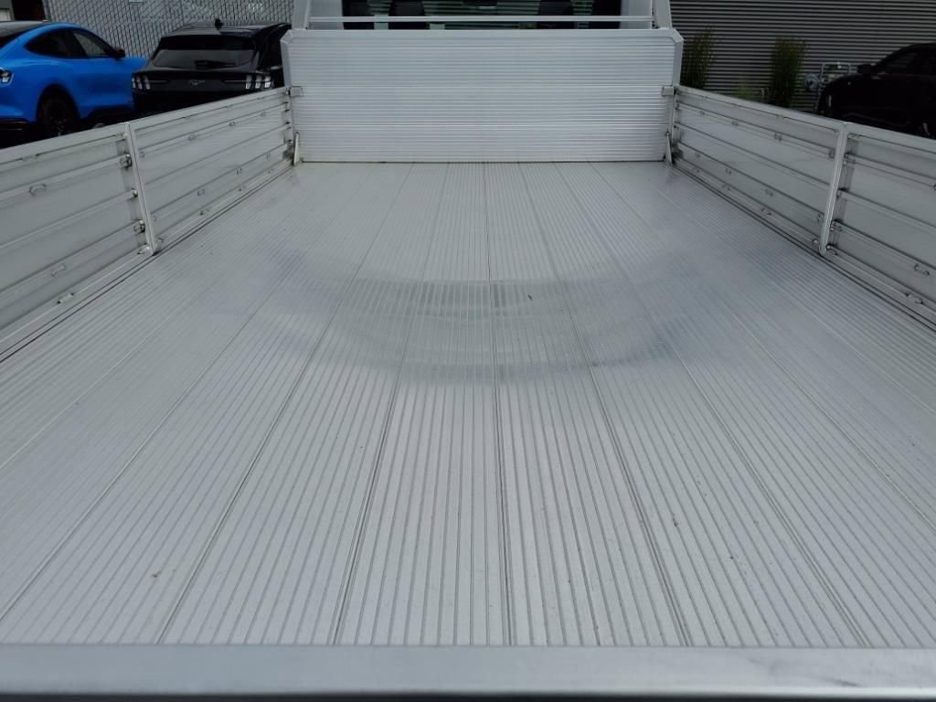 New 2023 Ford E-Transit image 10