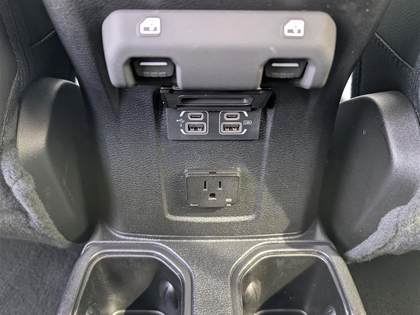 Used 2020 Jeep Gladiator Overland AWD/4WD image 15