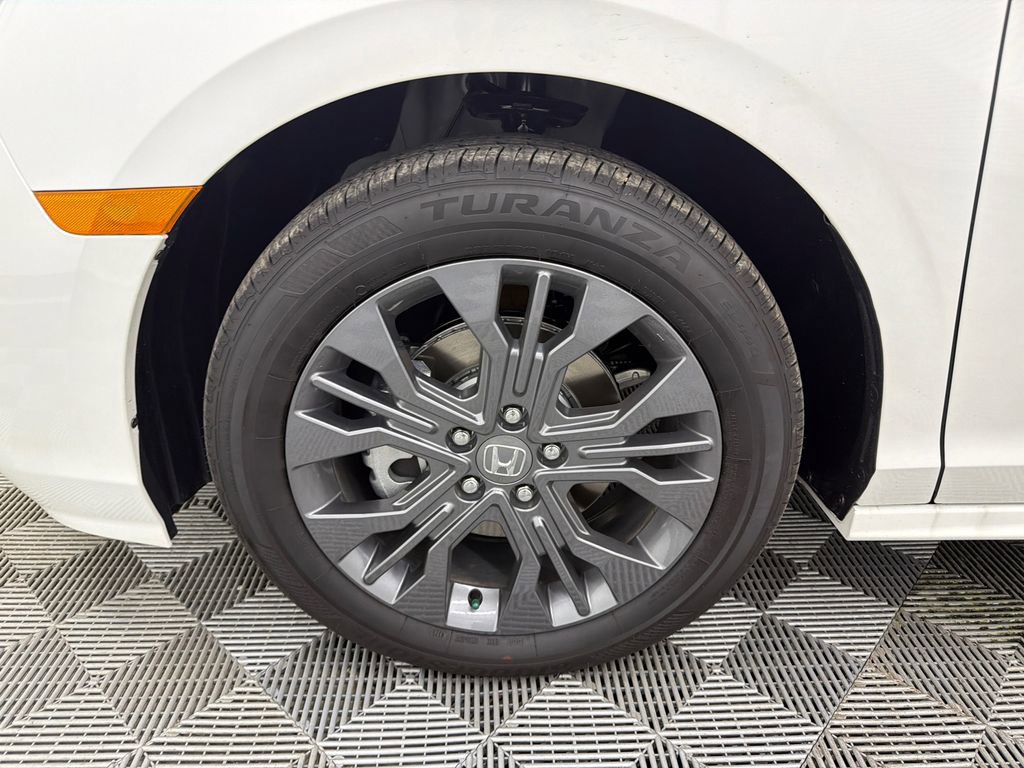 New 2026 Honda Odyssey Touring image 13