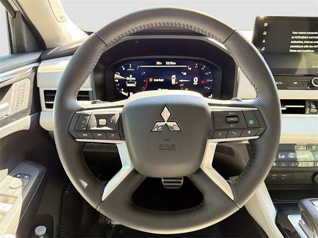 Used 2025 Mitsubishi Outlander SEL image 41