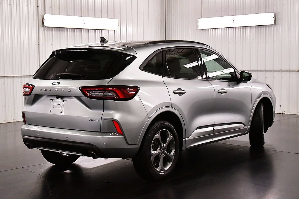 Used 2023 Ford Escape ST-Line w/ Tech Pack #1 AWD/4WD image 7