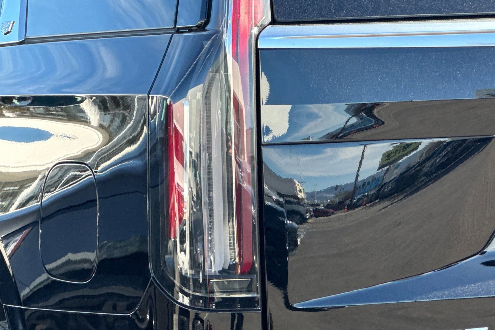 Used 2023 Cadillac Escalade Premium Luxury image 45