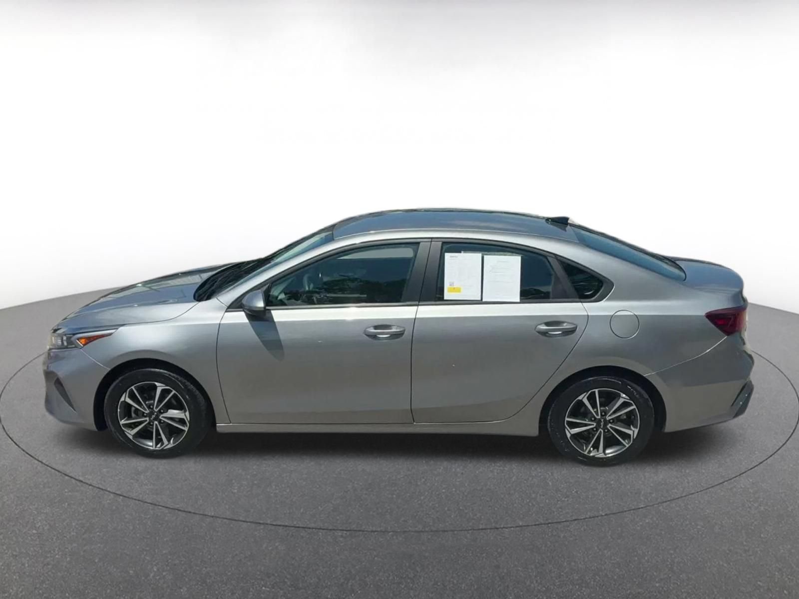 Used 2024 Kia Forte LXS FWD image 9