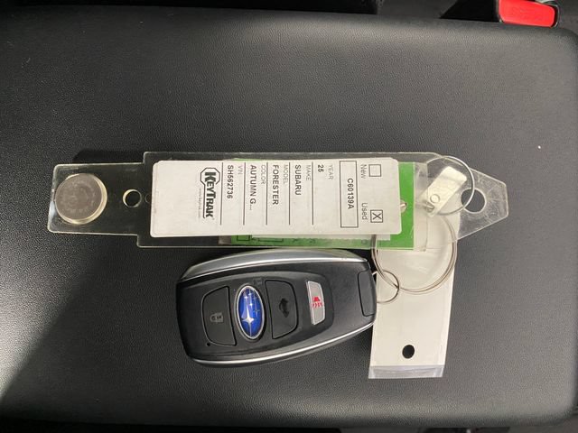 Used 2025 Subaru Forester Premium AWD/4WD image 31