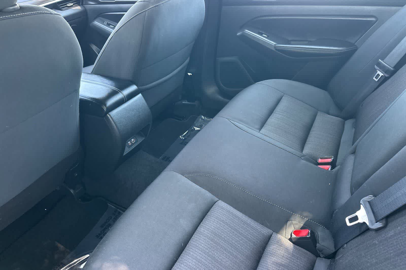 Used 2025 Nissan Altima 2.5 SV FWD image 4