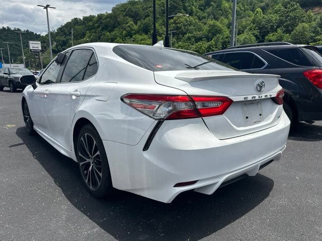 Used 2018 Toyota Camry SE w/ Audio Package FWD image 4