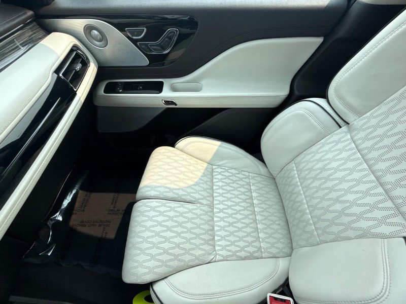 Certified 2020 Lincoln Aviator Black Label AWD/4WD image 27