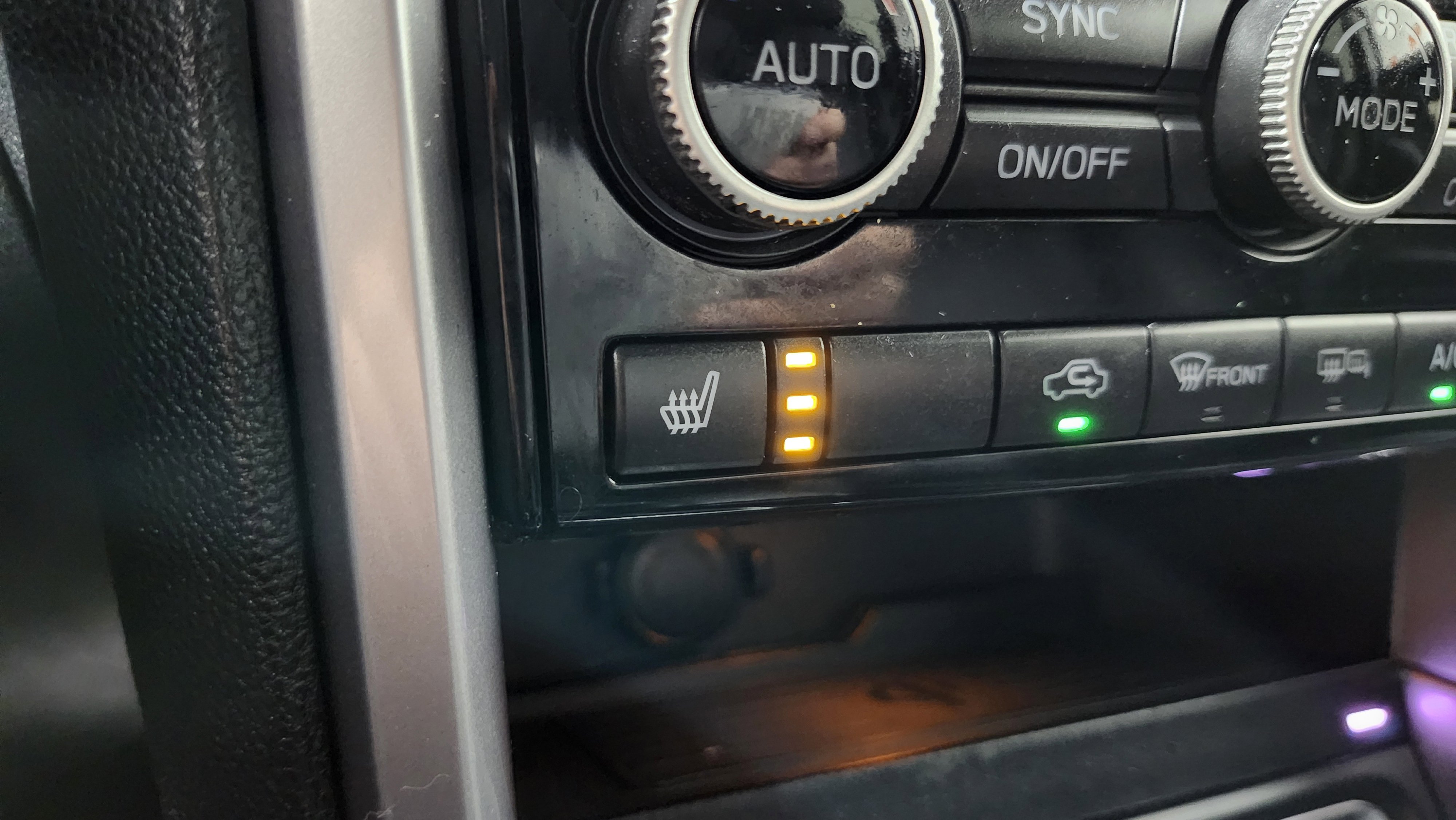 Used 2021 Subaru Ascent Limited w/ Technology Package image 9