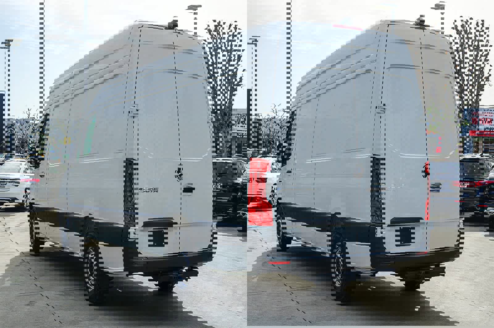 New 2024 Mercedes-Benz eSprinter 170 Cargo image 2