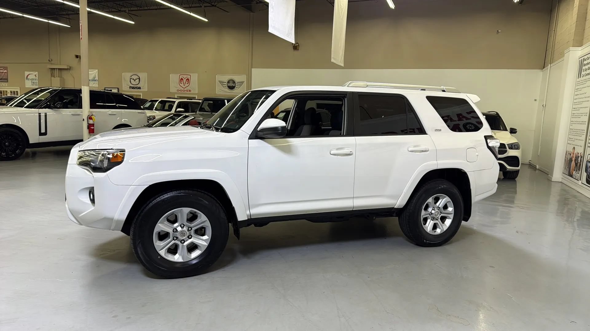 Used 2018 Toyota 4Runner SR5 RWD image 8