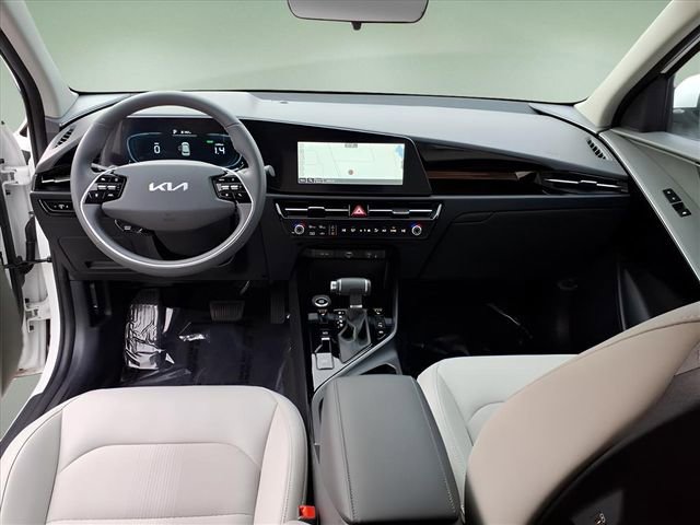 Used 2024 Kia Niro EX image 13