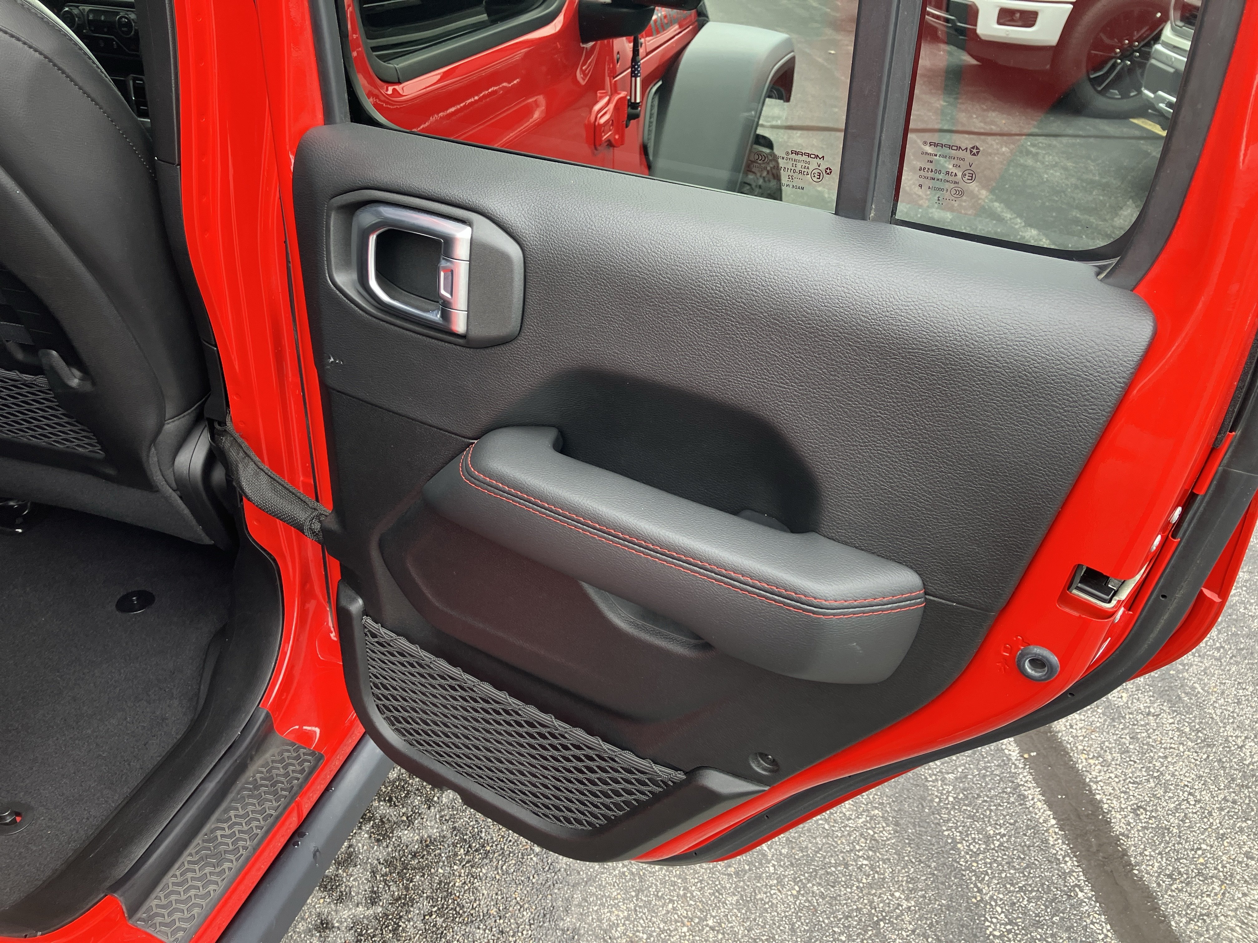 Used 2022 Jeep Gladiator Rubicon w/ LED Lighting Group AWD/4WD image 11