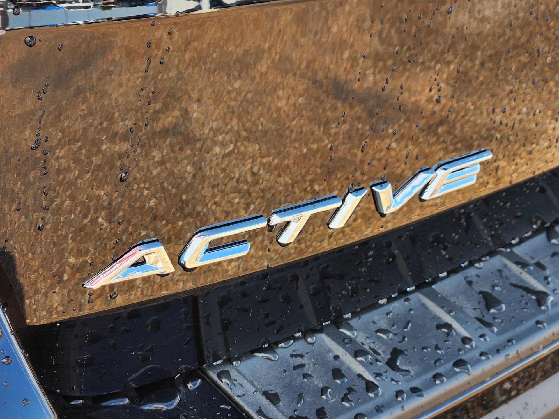 New 2025 Ford Explorer Active image 9