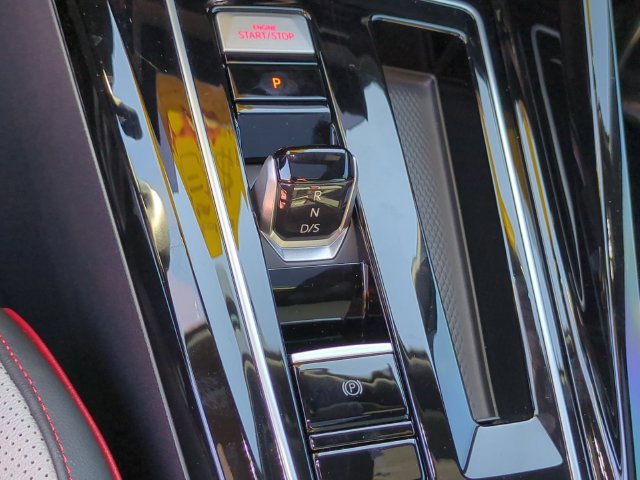 Certified 2025 Volkswagen GTI Autobahn FWD image 26