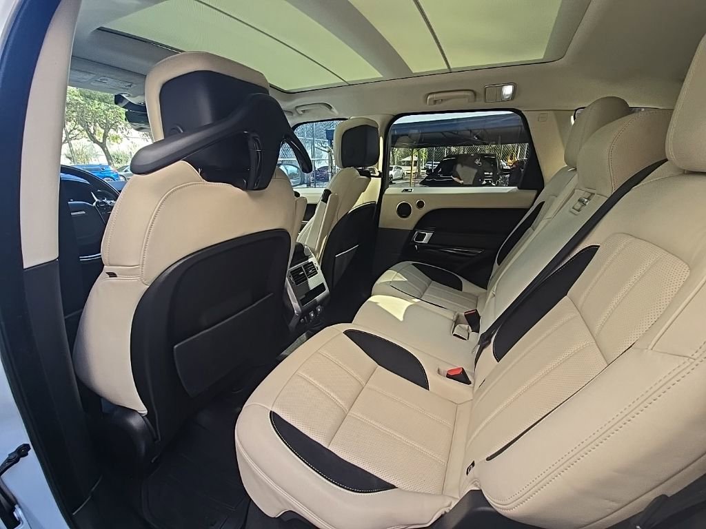 Used 2018 Land Rover Range Rover Sport Supercharged image 32