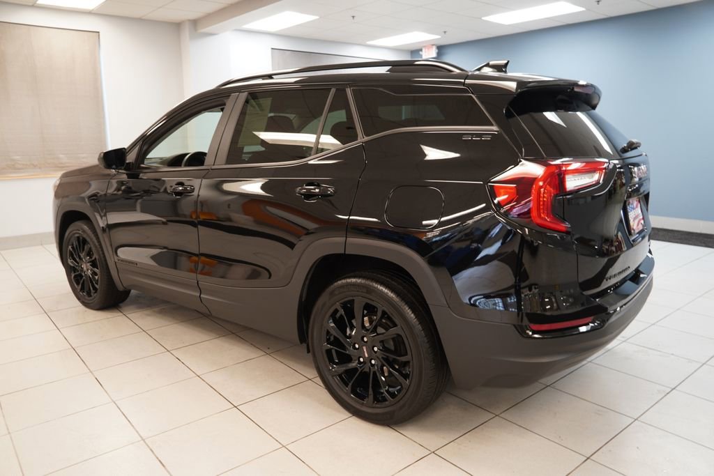 Used 2024 GMC Terrain SLE w/ Driver Convenience Package AWD/4WD image 7