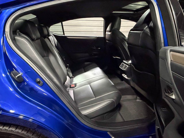 Used 2023 Lexus ES 300h F Sport image 18