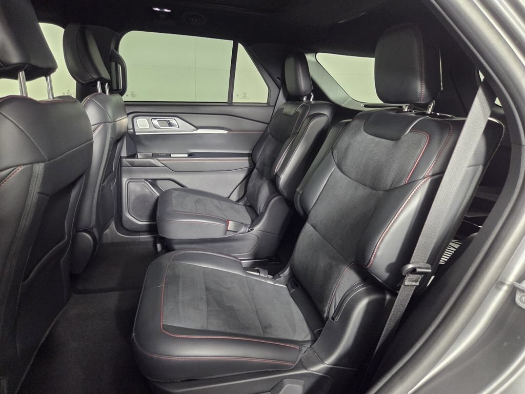 Used 2025 Ford Explorer ST w/ Sun And Sound Package AWD/4WD image 24
