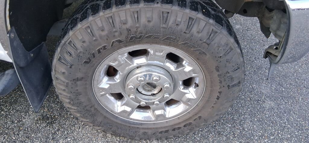 Used 2012 Ford F350 Lariat w/ Chrome Pkg image 11