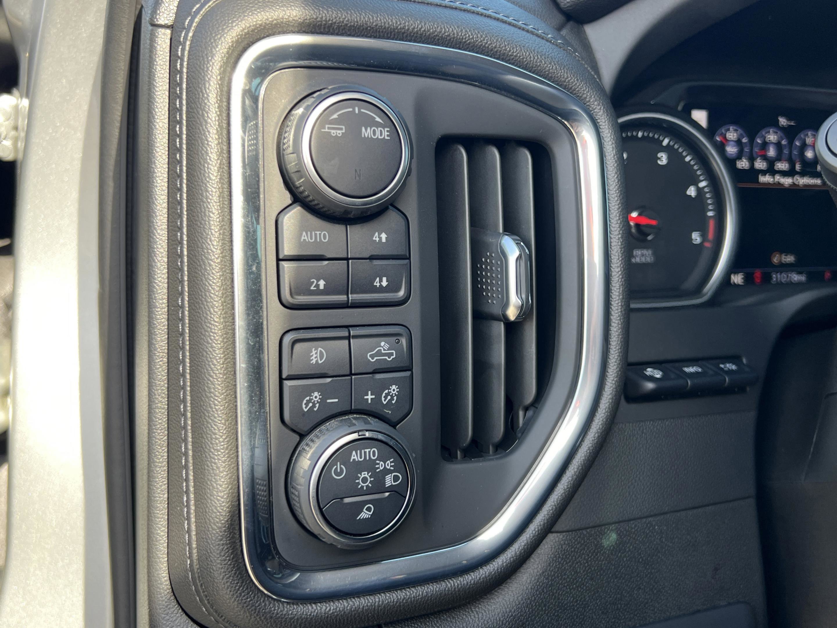 Used 2023 Chevrolet Silverado 2500 LTZ w/ LTZ Premium Package image 26