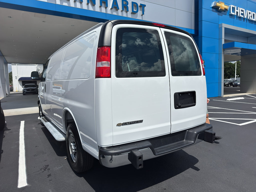 Used 2025 Chevrolet Express 2500 w/ Driver Convenience Package RWD image 4