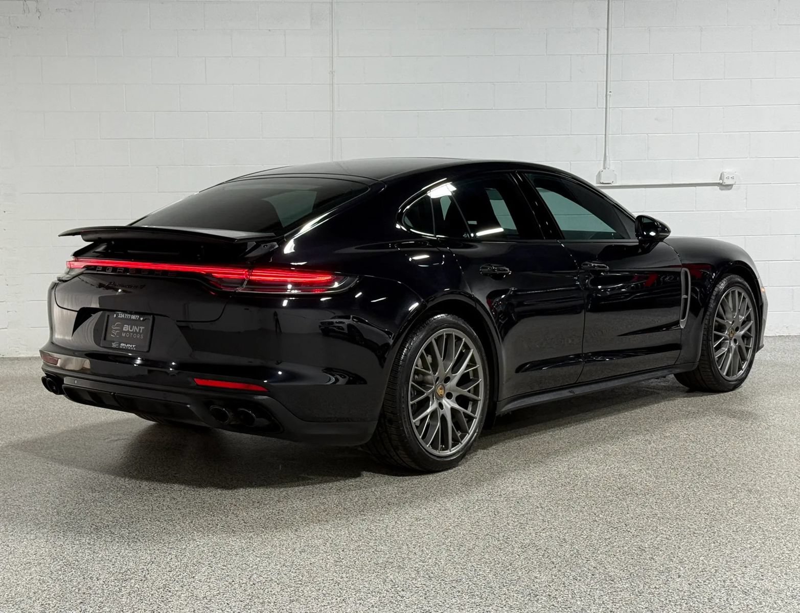 Used 2023 Porsche Panamera 4 Platinum Edition AWD/4WD image 9