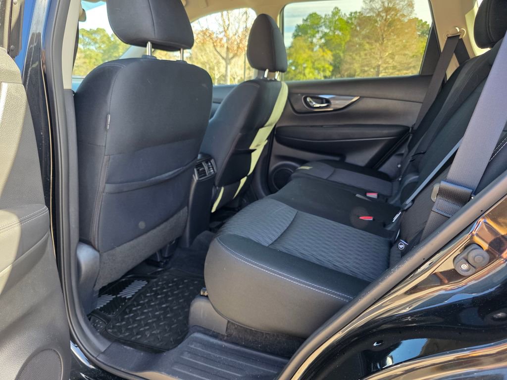 Used 2018 Nissan Rogue SV image 28