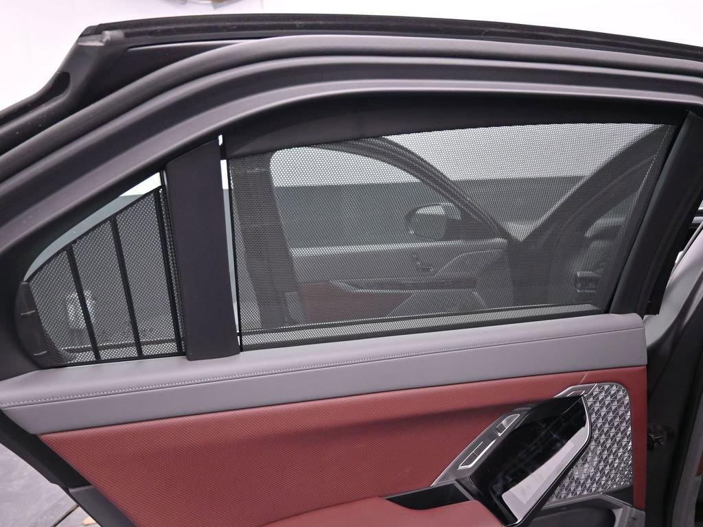 Used 2023 BMW 760i xDrive image 58