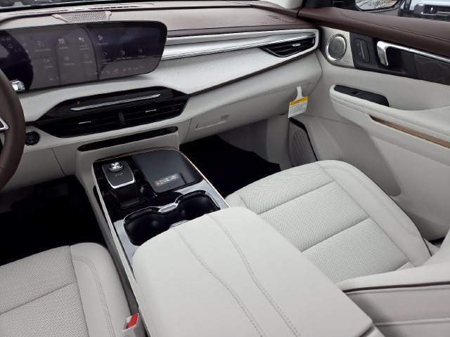 New 2026 Buick Enclave Avenir w/ Super Cruise Package AWD/4WD image 35