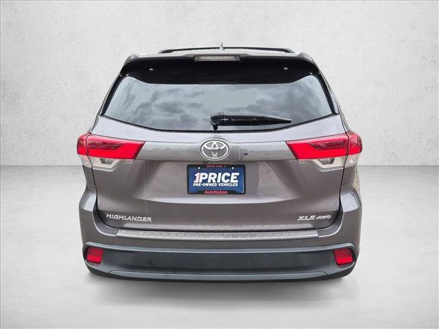 Used 2019 Toyota Highlander XLE AWD/4WD image 6