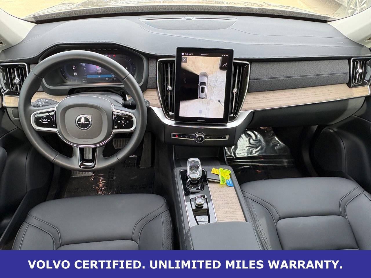 Certified 2025 Volvo XC90 B6 Plus image 17