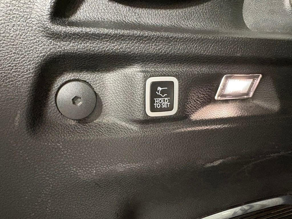 Used 2022 Jeep Grand Cherokee L Limited image 35