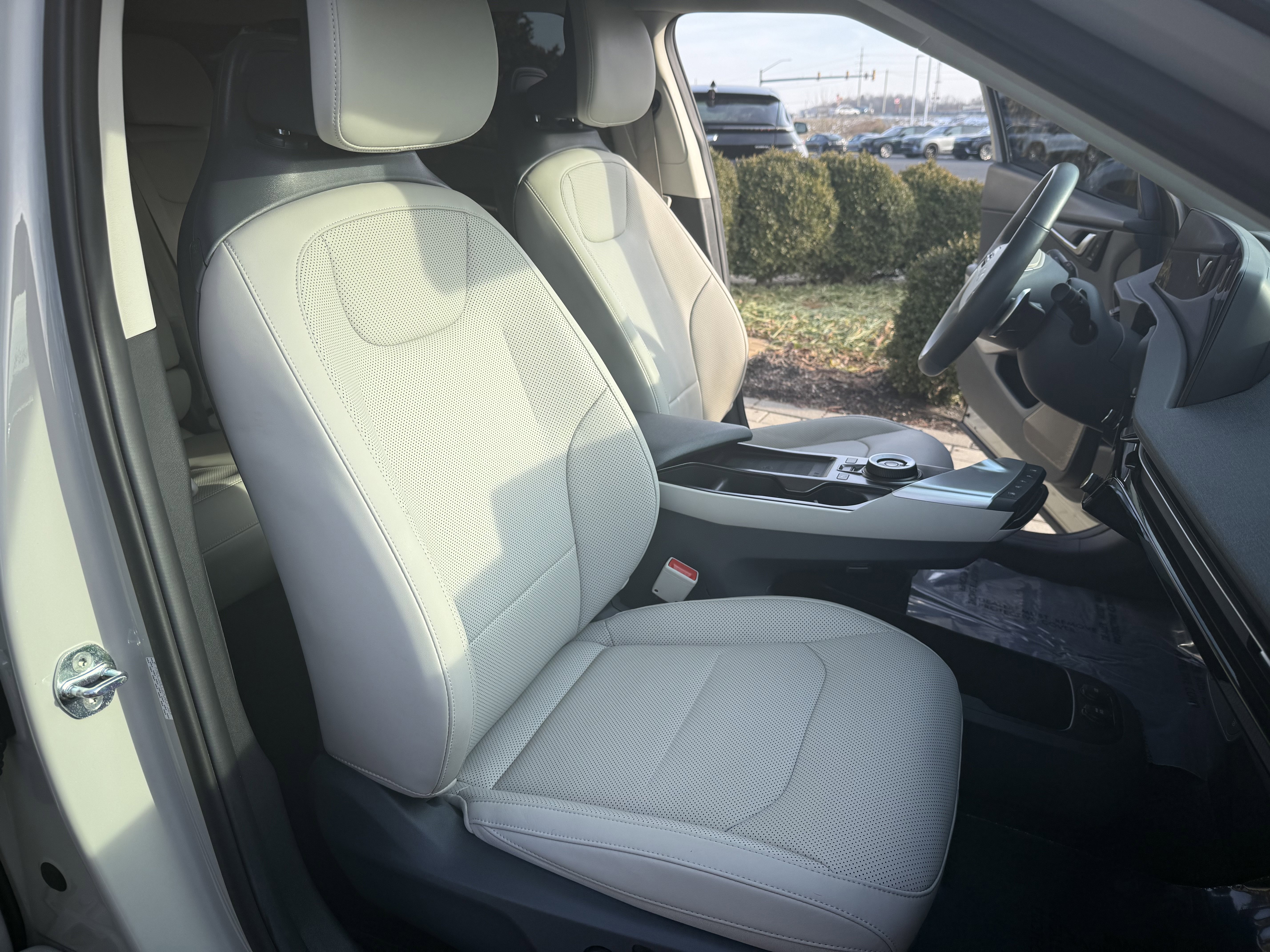 Used 2022 Kia EV6 Wind image 18