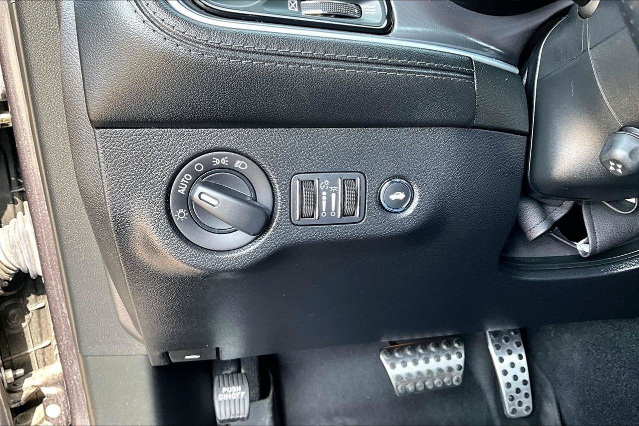 Used 2020 Dodge Challenger R/T Scat Pack RWD image 36