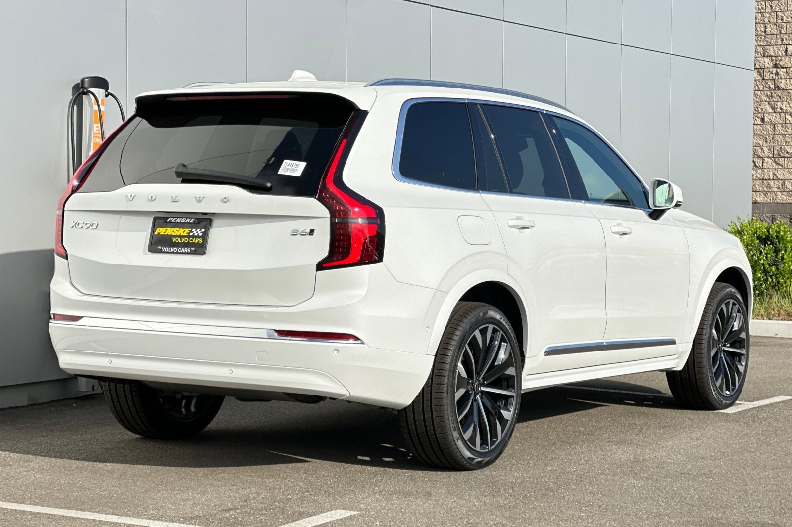 New 2026 Volvo XC90 B6 Plus w/ Protection Package Premier image 5