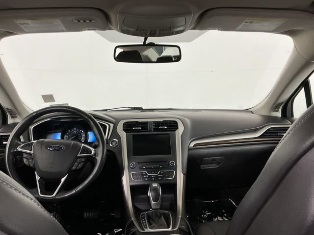 Used 2016 Ford Fusion SE w/ Equipment Group 502A FWD image 25
