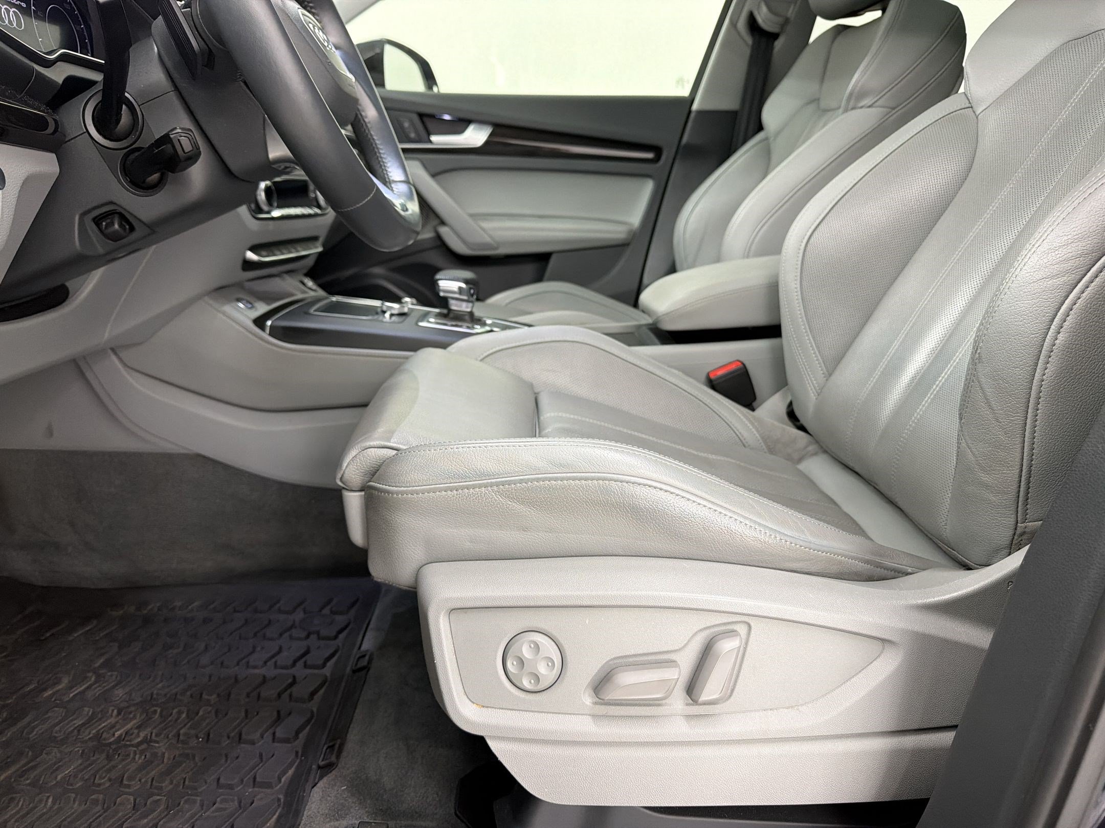Used 2020 Audi Q5 Prestige AWD/4WD image 13